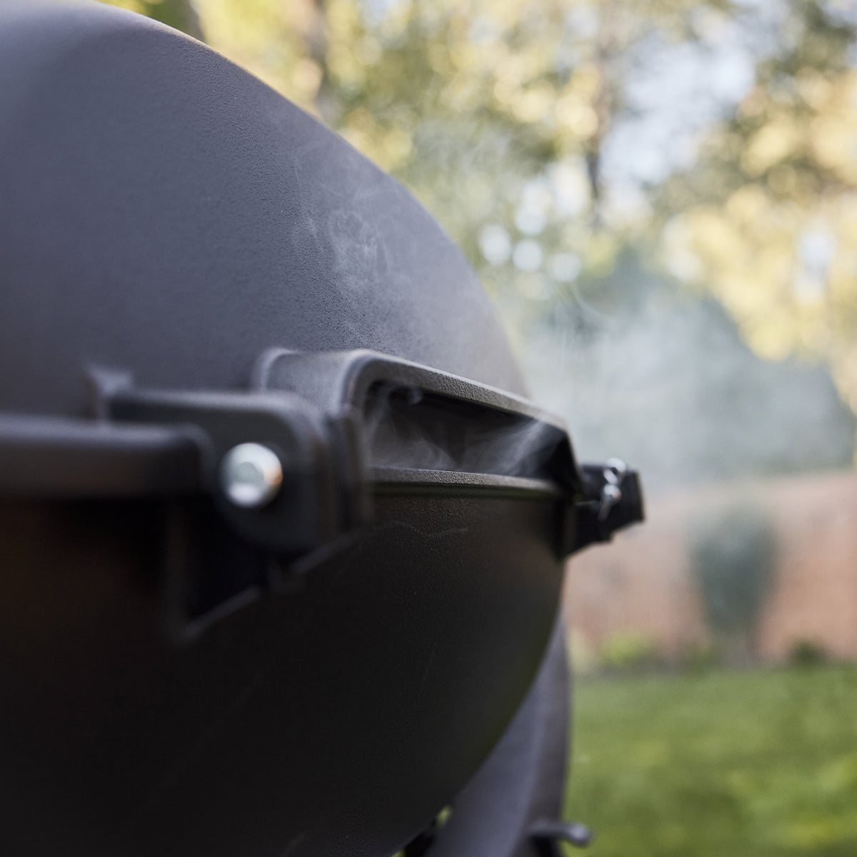 Q 2800N+ Gas Grill (Liquid Propane) - Smoke Grey