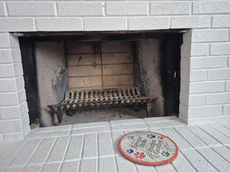 Reflection // Masonry // 34 3/8 W x 20" H // Flush Hearth // Overlap // Matte Black // Modern Handle // clear glass // Bifold