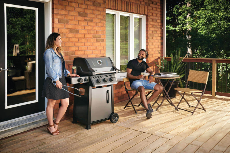 Napoleon Freestyle 365 SB outdoor lifestyle view; accessories separate