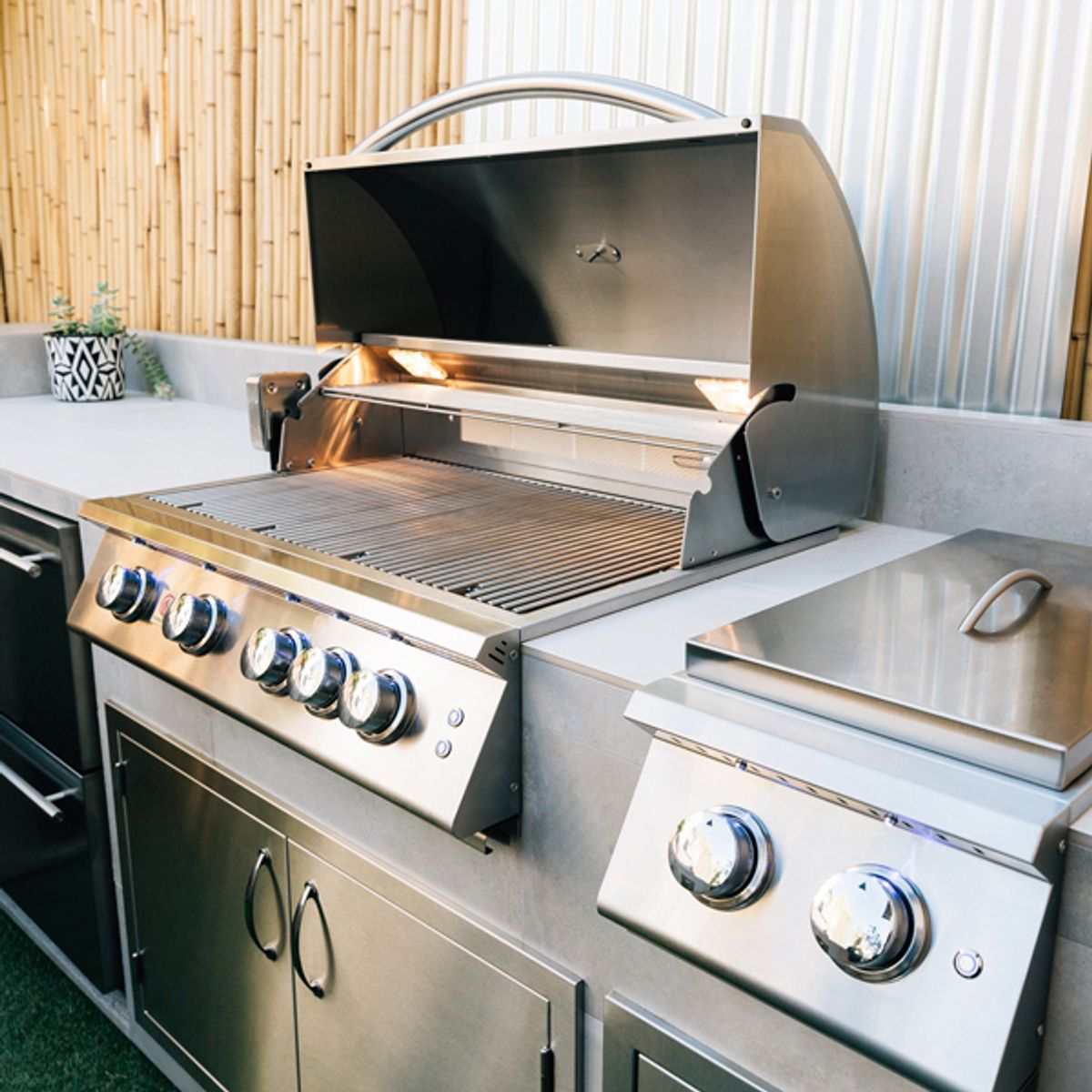 Summerset Sizzler Pro Built-In Gas Grill - 32" - ExceptionalFire
