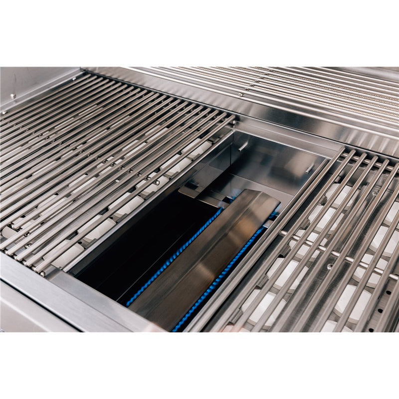 SunFire 32″ Built-In Gas Grill — Natural Gas or Propane — manufacturer product photograph; installation finishes and separately sold components may be shown